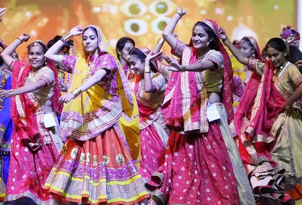 Navaratri Garbha Dance , Dandiya , Dussehra