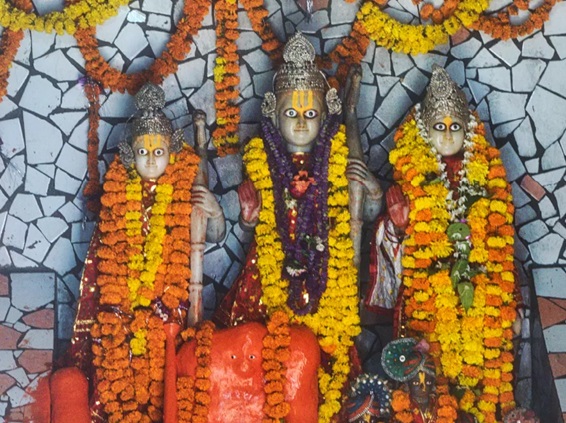 Ram , Sita , Lakshman Idols In Hanuman Garhi Temple Ayodhy